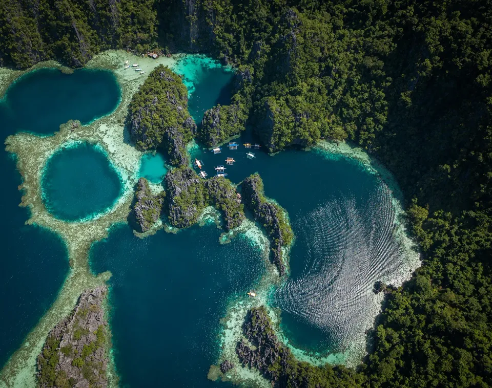 Turquoise lagoons Linapacan