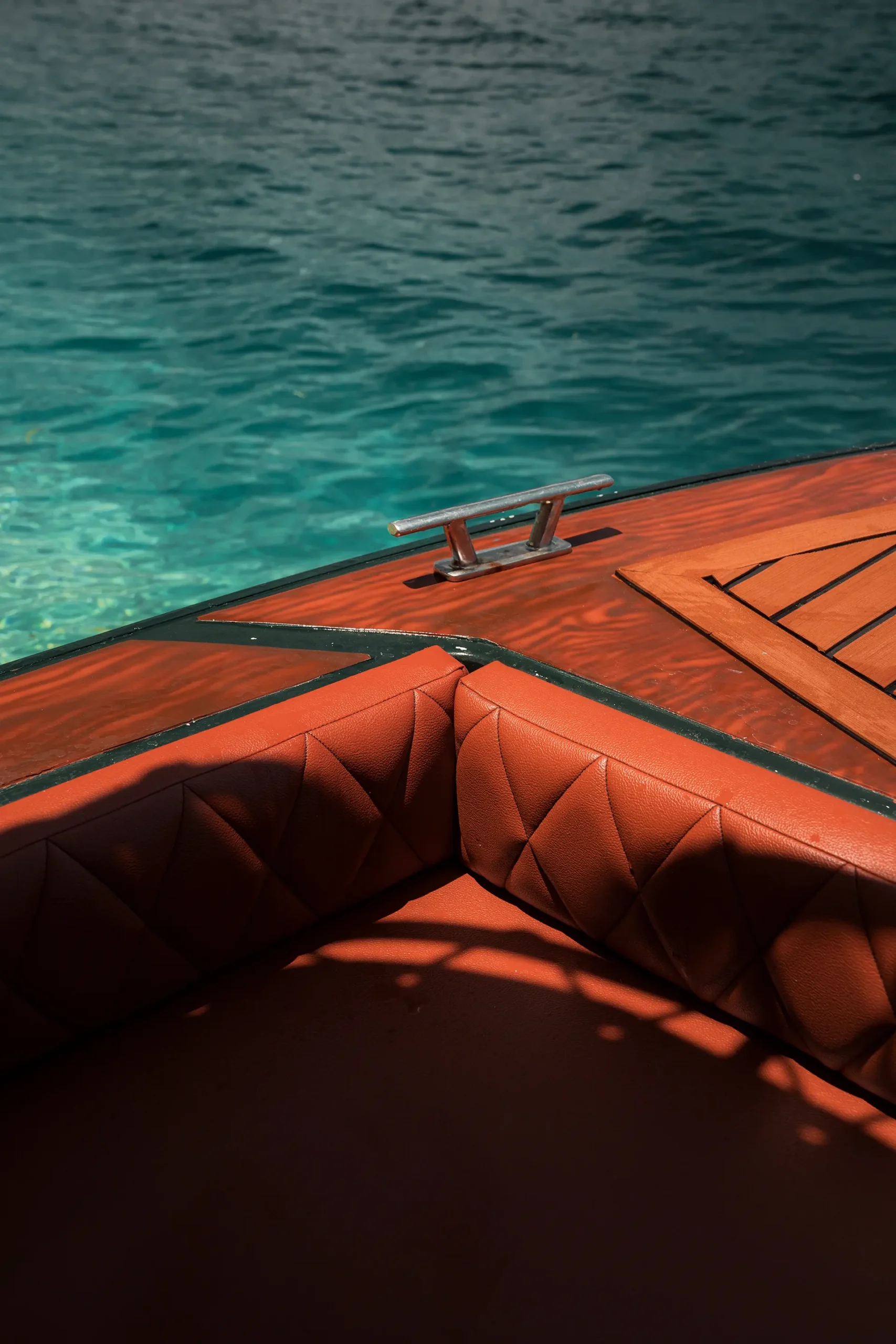 Premium tan leather seat on Yohak speedboat deck